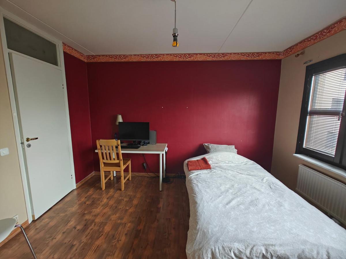 Large Room, Near Kista Galleria, 斯德哥尔摩 外观 照片